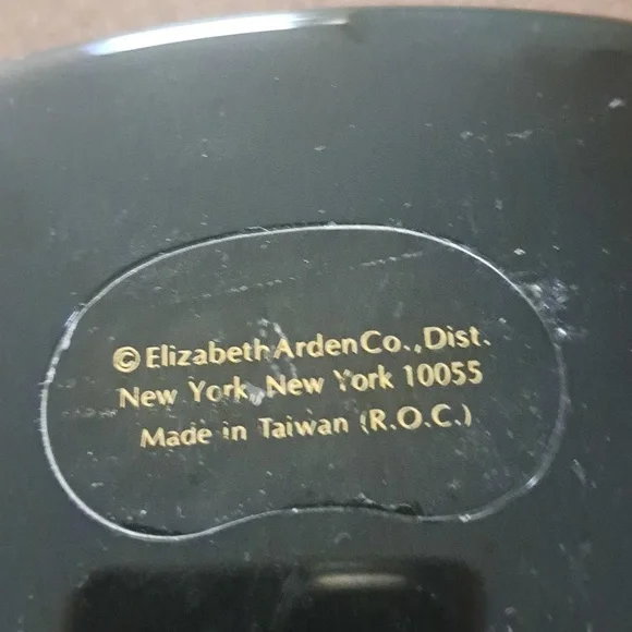 Elizabeth Arden Eyeshadow Clam Shell Compact Palette with Mirror - Picture 4 of 4